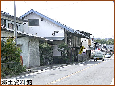 ���y������