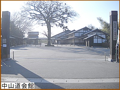 ���R�����