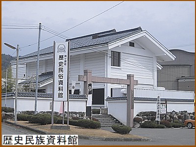 ���j����������